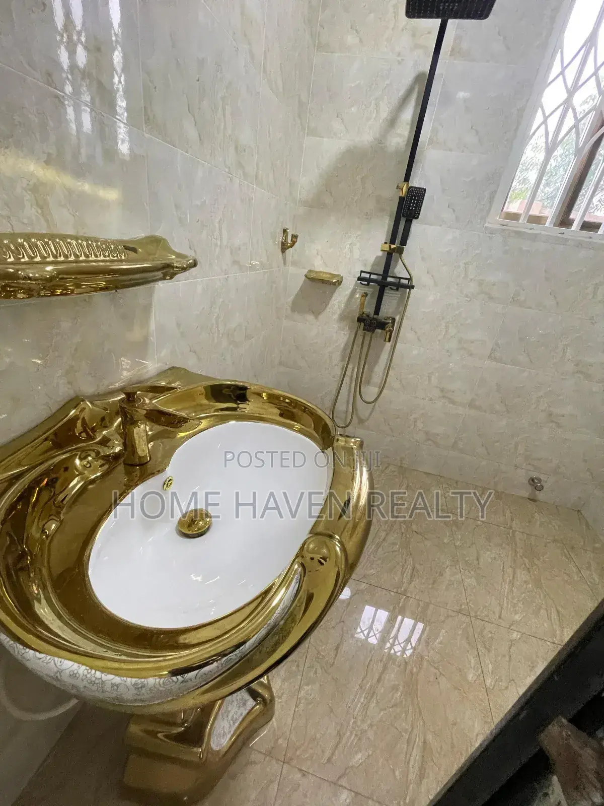 3bdrm Apartment in East Airport, Tseaddo for rent