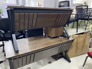 Modern Office Desk (1.4m)