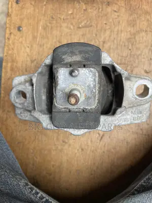 Range Rover Velar Engine Seat
