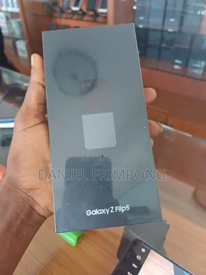 New Samsung Galaxy Z Flip5 256 GB Black
