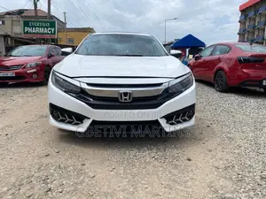 Photo - Honda Civic 2018 White