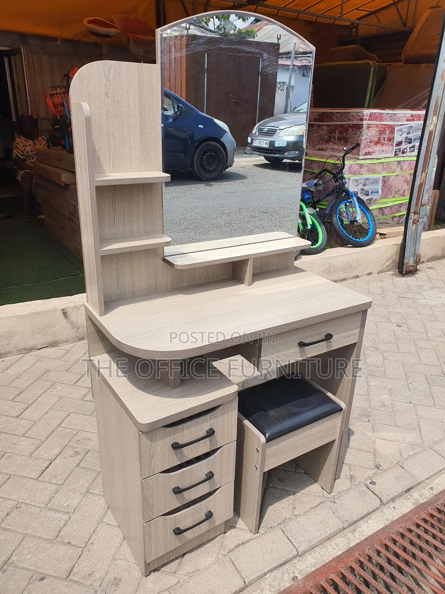 Elegant Dresser