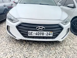 Photo - Hyundai Elantra Limited Sedan FWD (1.8L 4cyl 6A) 2016 White