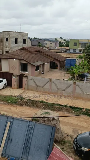 3bdrm House in Kantanka Street, Odorgonno for sale