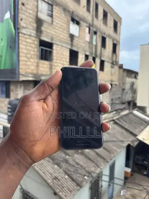 Apple iPhone 11 64 GB Black