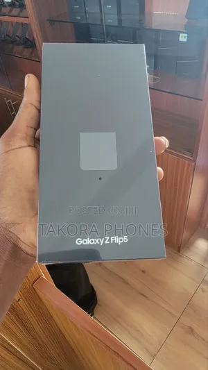 New Samsung Galaxy Z Flip 5 256 GB Blue
