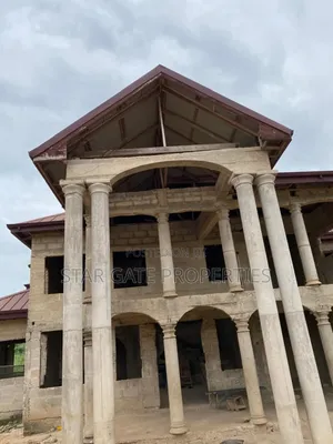 7bdrm House in Bonwire, Ejisu-Juaben Municipal for sale