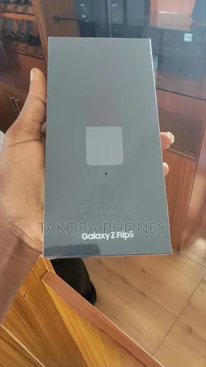 New Samsung Galaxy Z Flip5 256 GB Black