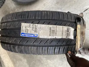 285/45 R22 Michelin Premier LTX Tire