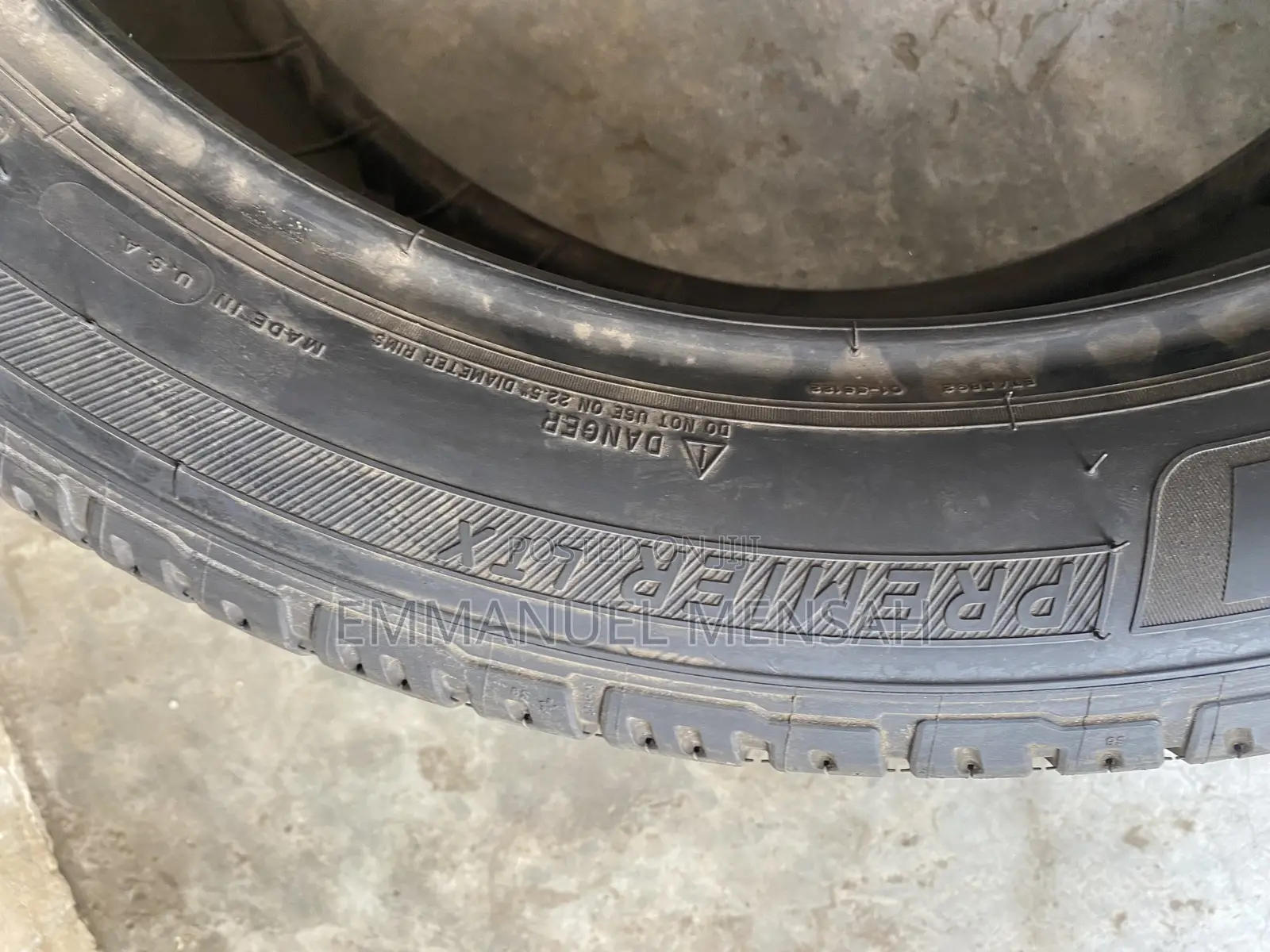 285/45 R22 Michelin Premier LTX Tire