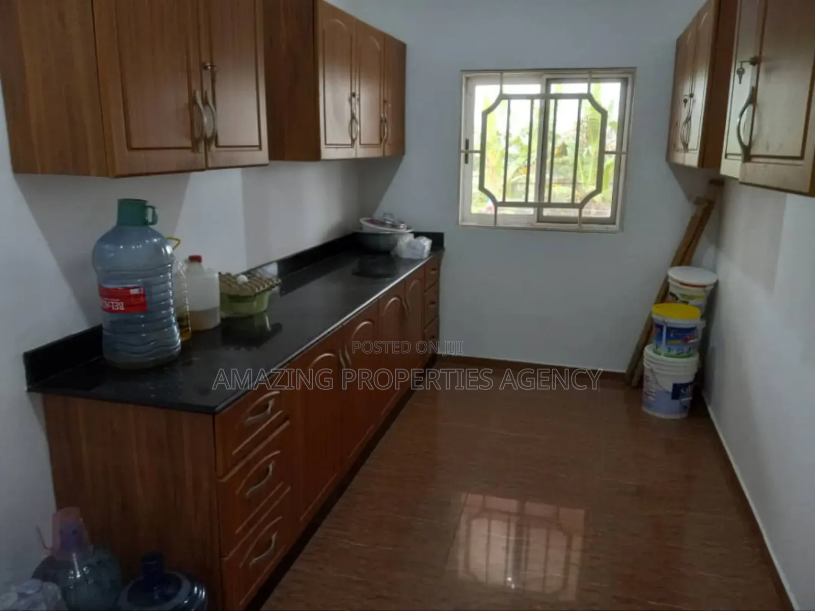 5bdrm House in Aburi for sale