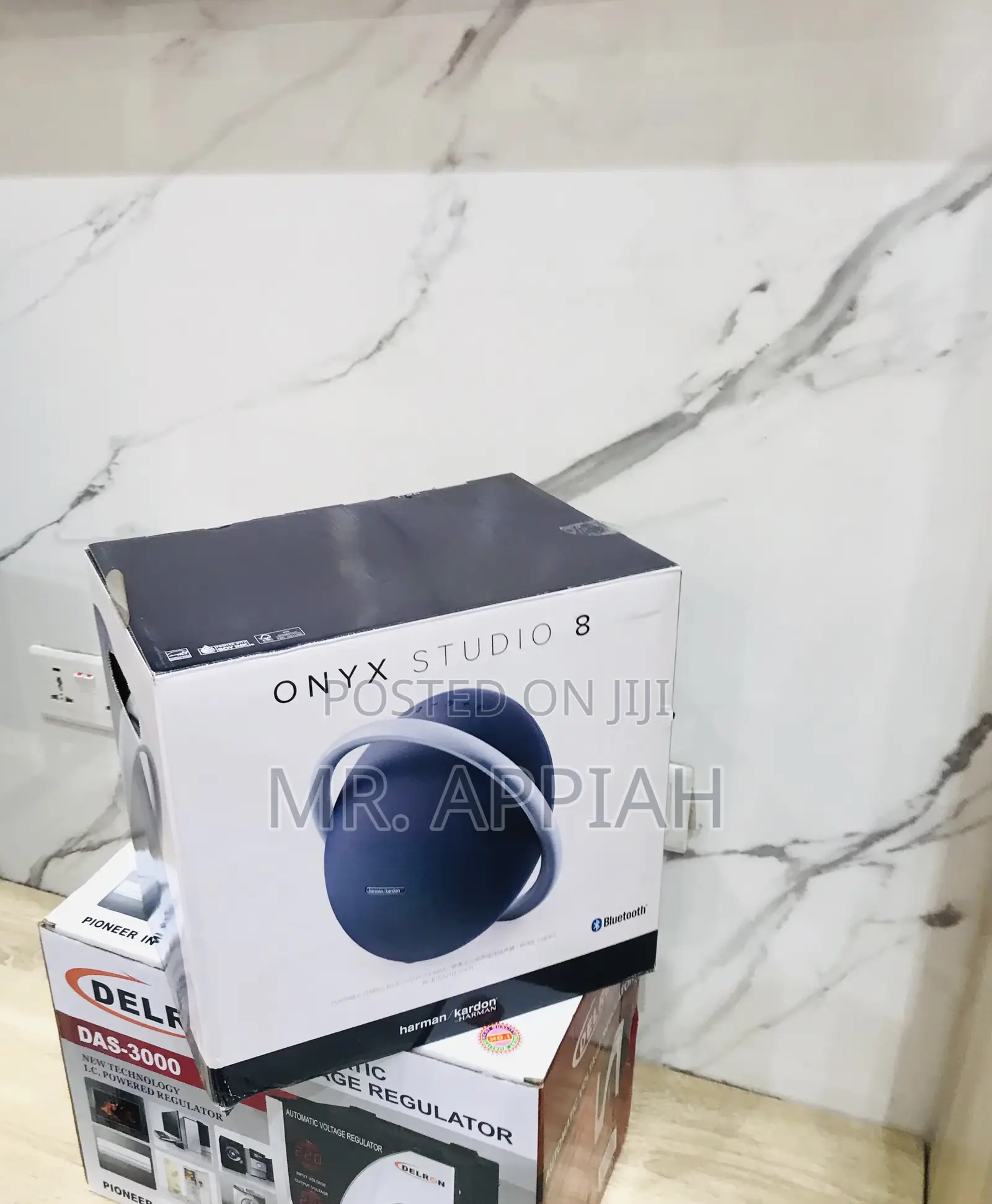 Beautiful Made Onyx 8 Portable Bluetooth Speaker