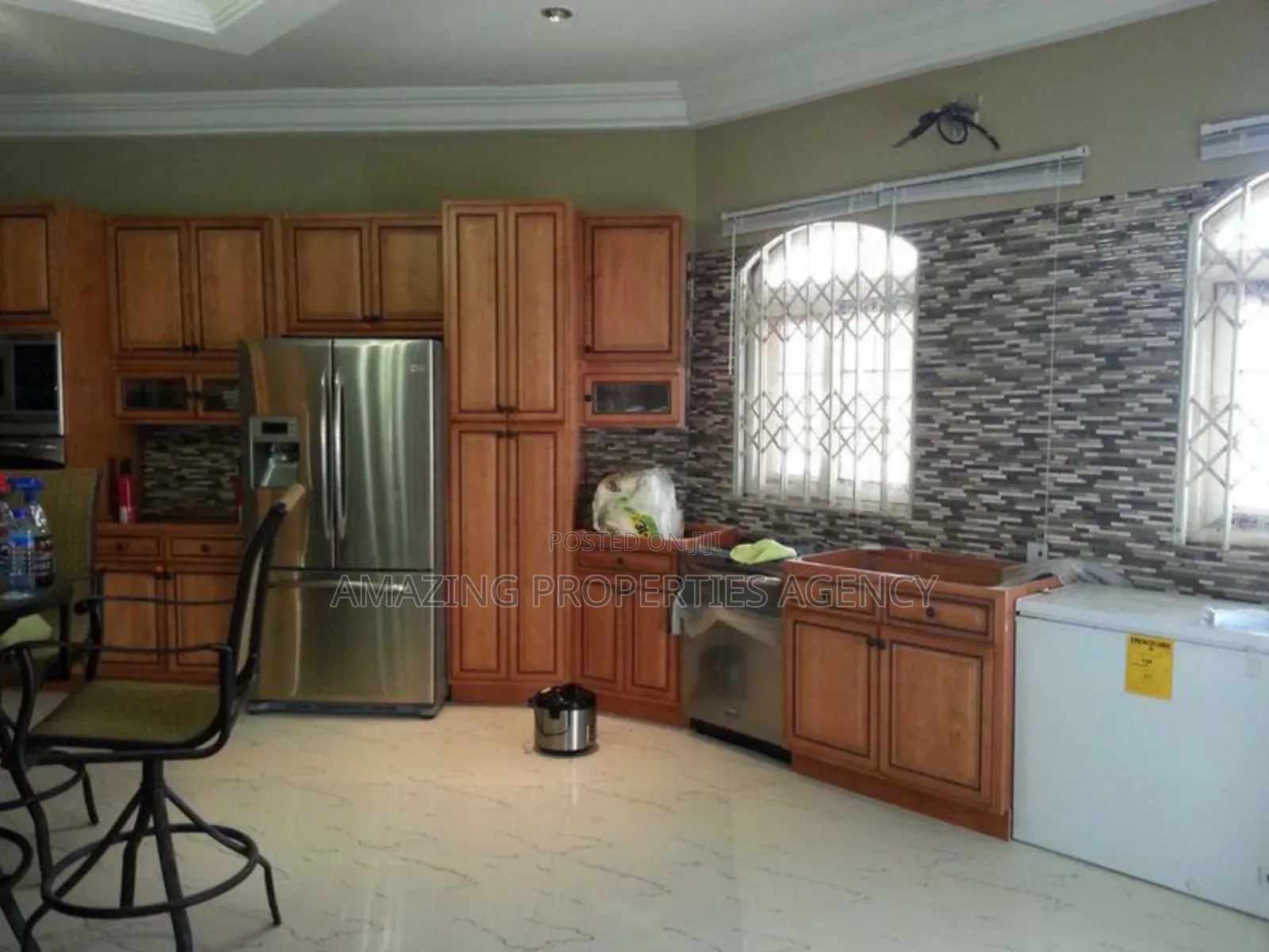 Furnished 7bdrm House in Adjiriganor for sale