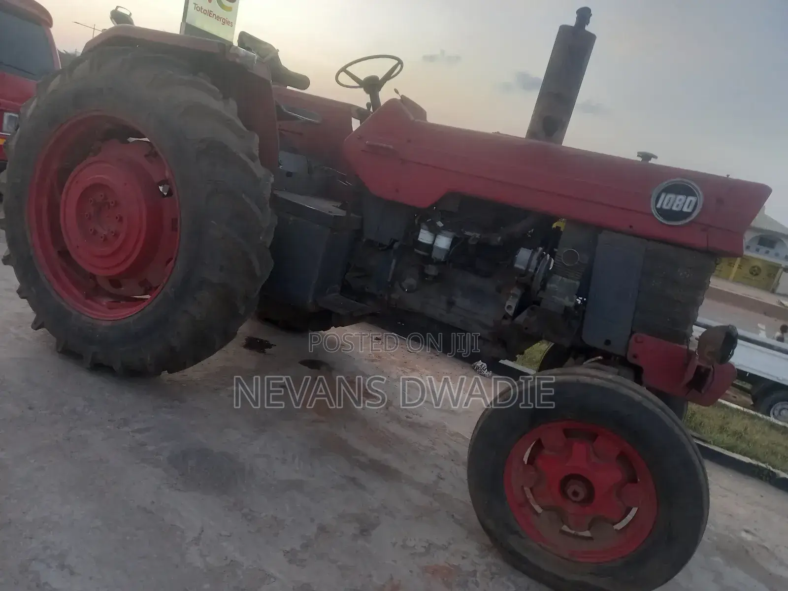 Massey Ferguson 1080 Tractor