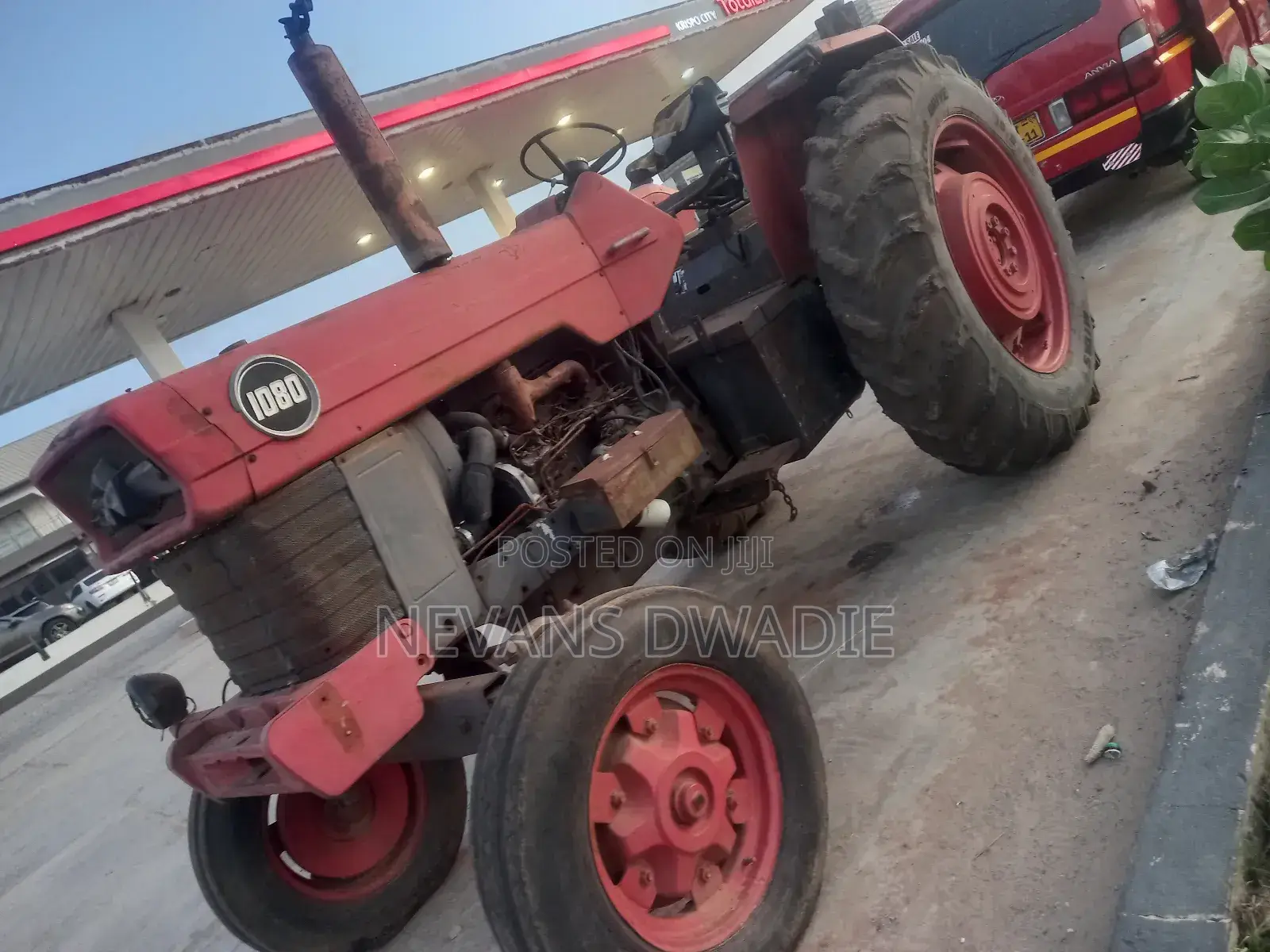 Massey Ferguson 1080 Tractor