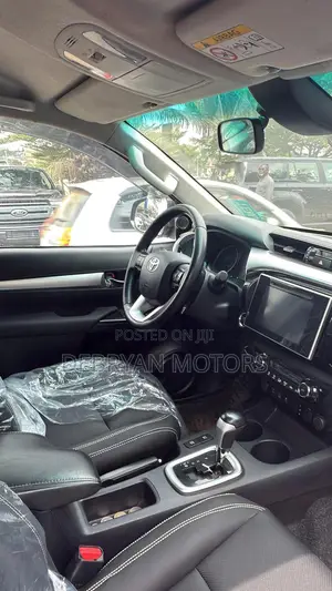 Toyota Hilux 2.4 Diesel 2020 Green