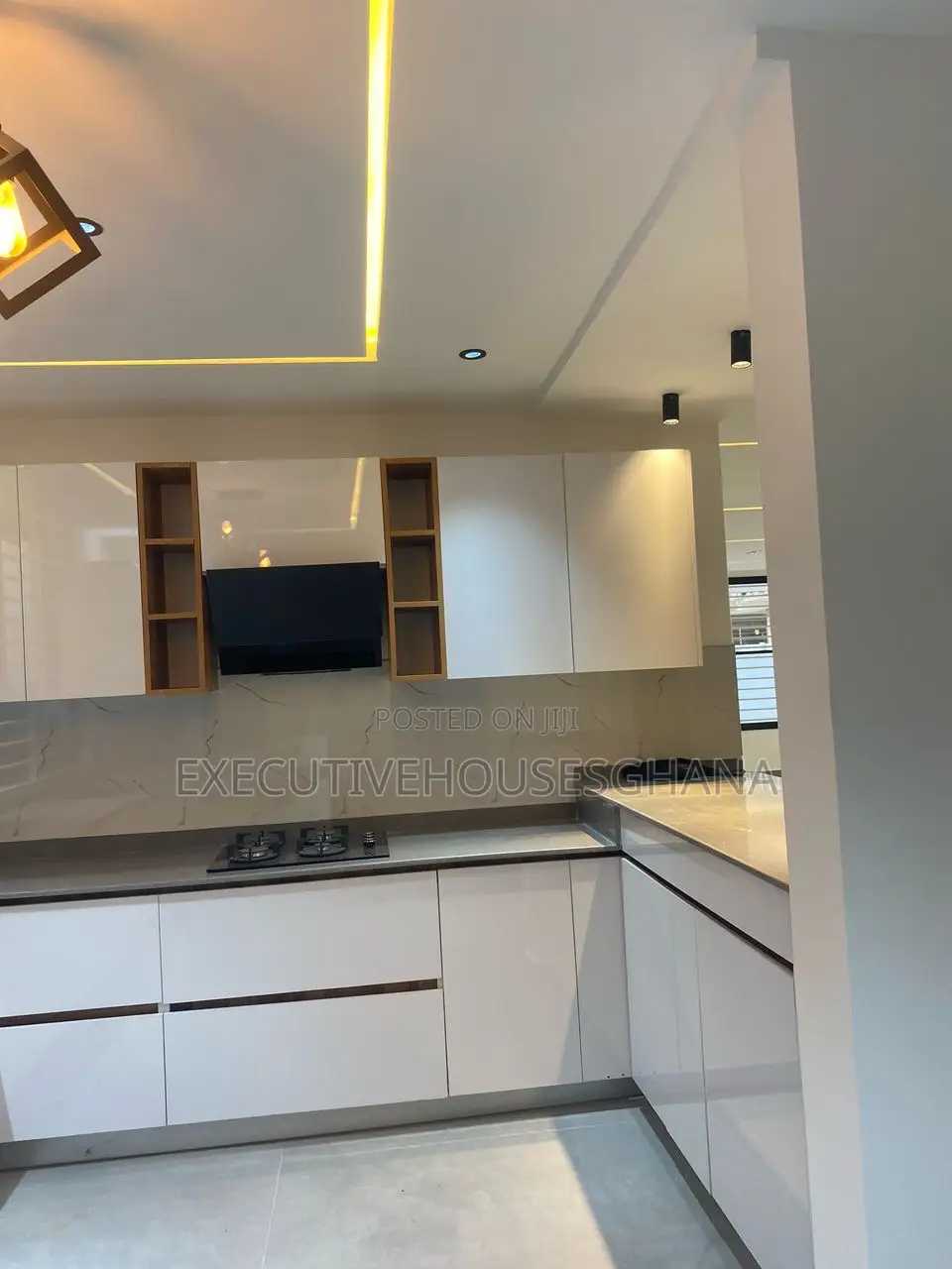 4bdrm House in Lake Side Estate for sale