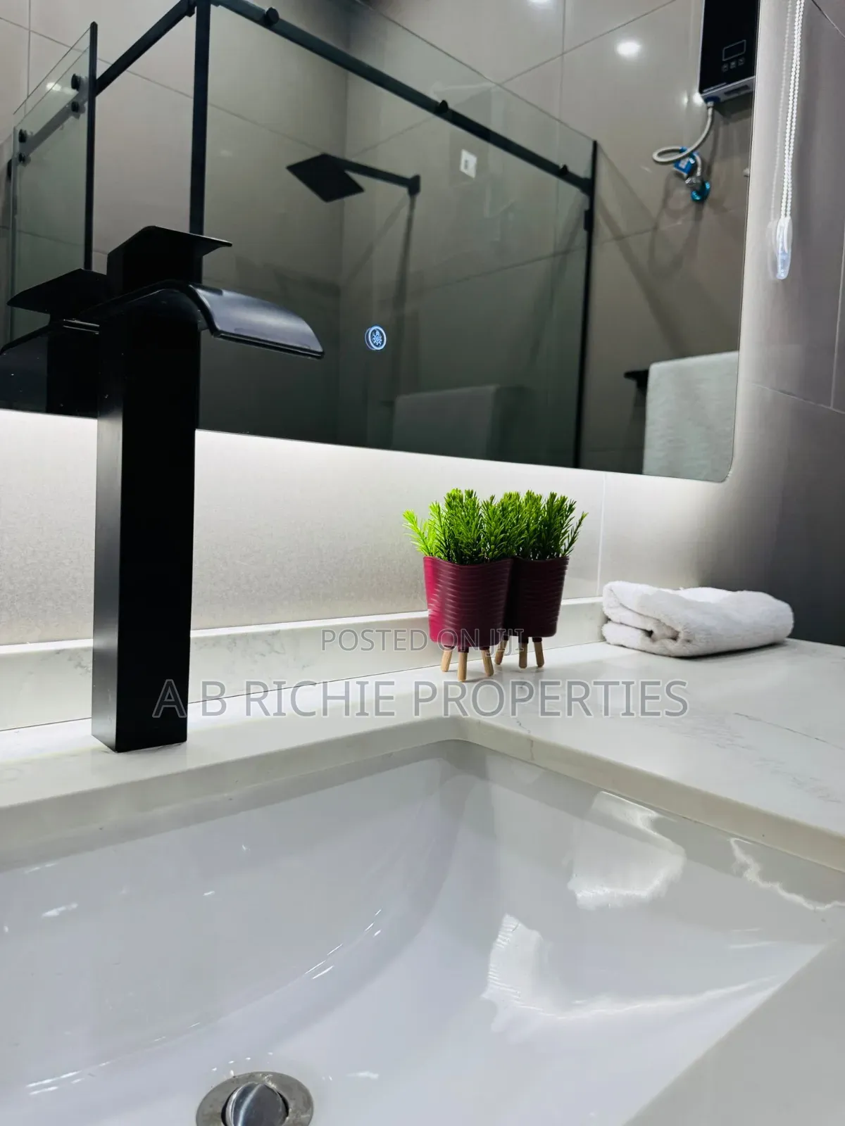 Furnished 2bdrm Apartment in Ab Richie Properties, East Legon for rent