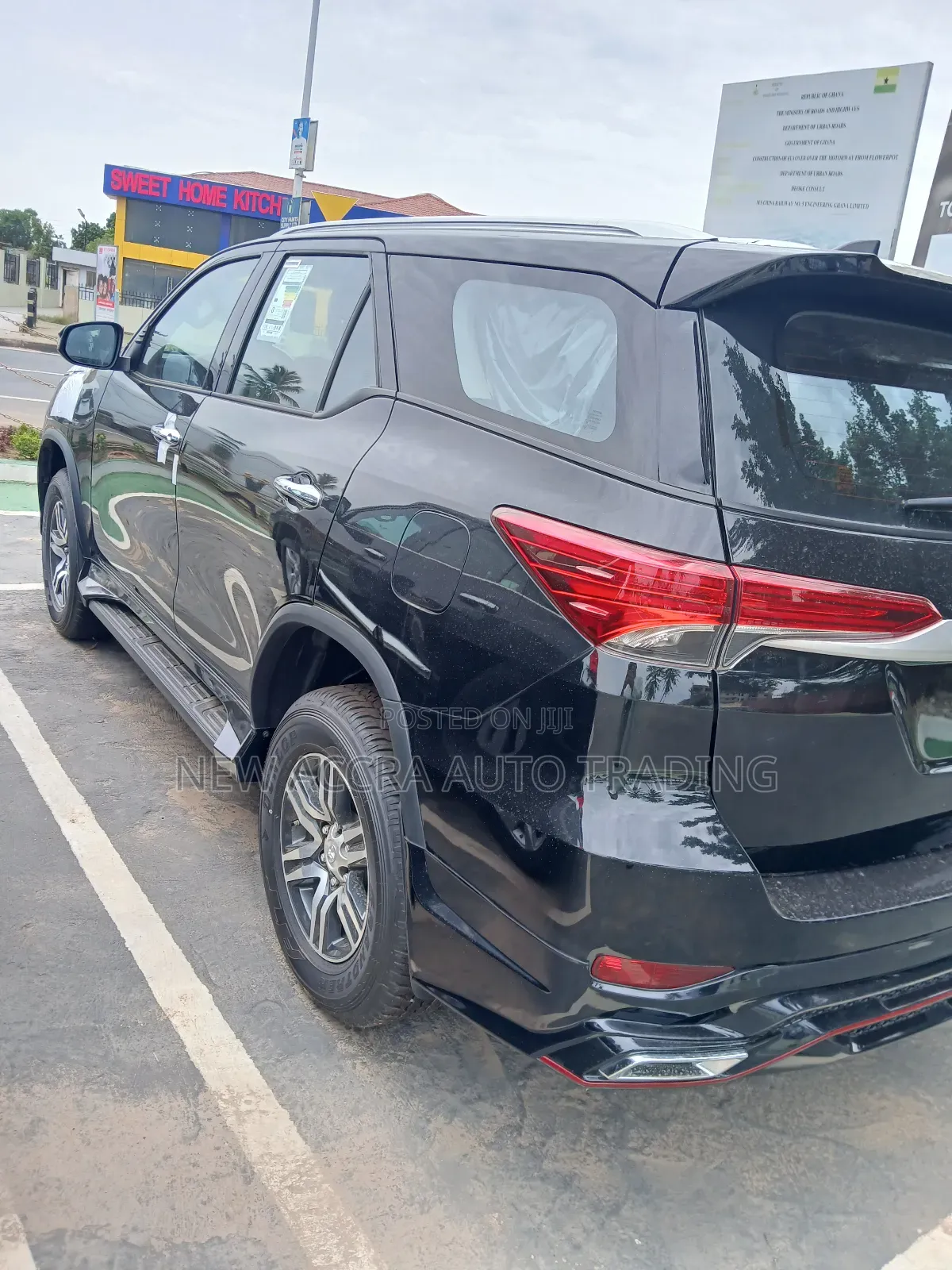 New Toyota Fortuner 2.7 AWD 2024 Black