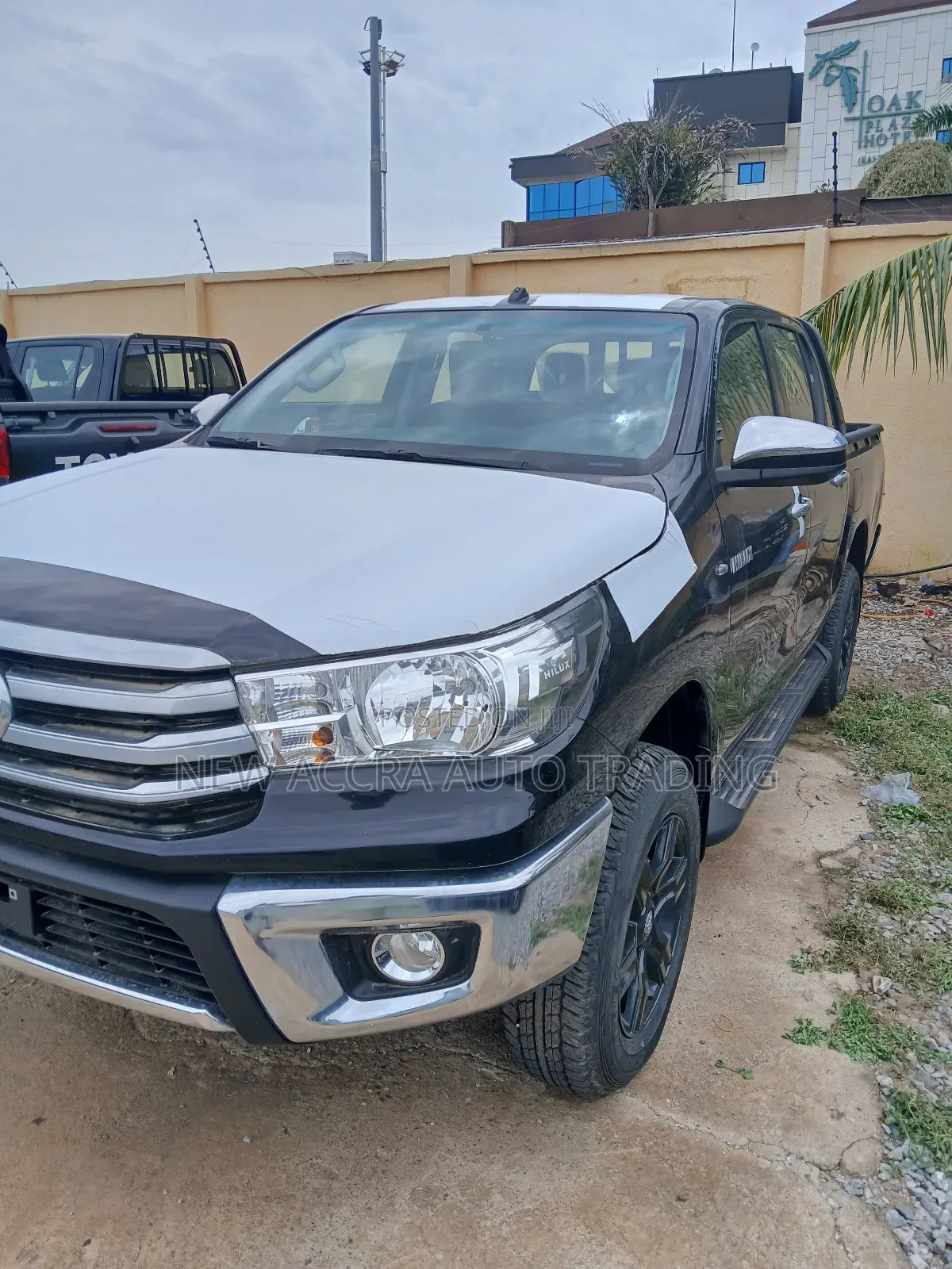 New Toyota Hilux 2023 Gray