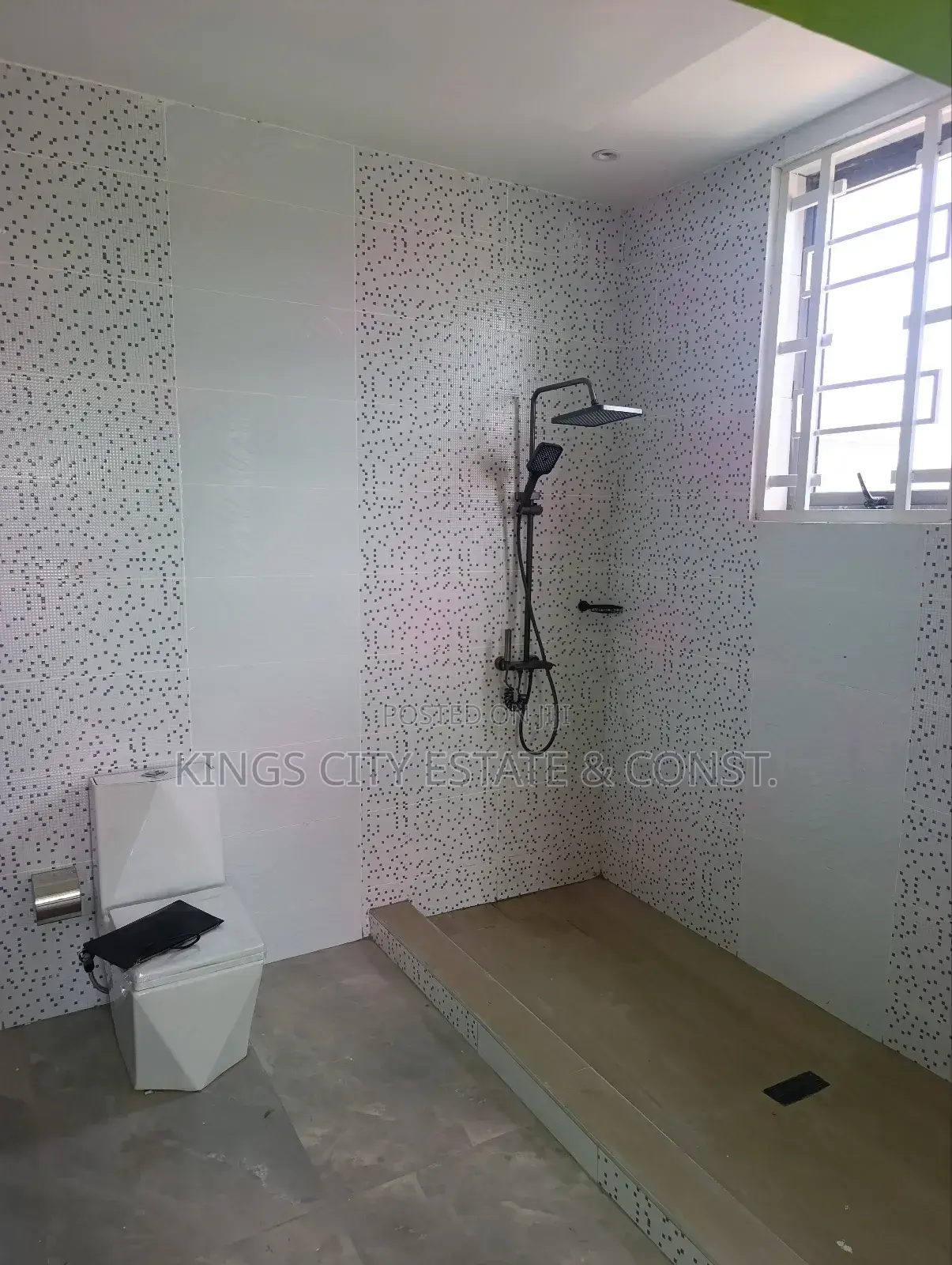 3bdrm House in Odumasi-Estate, Pokuase for sale
