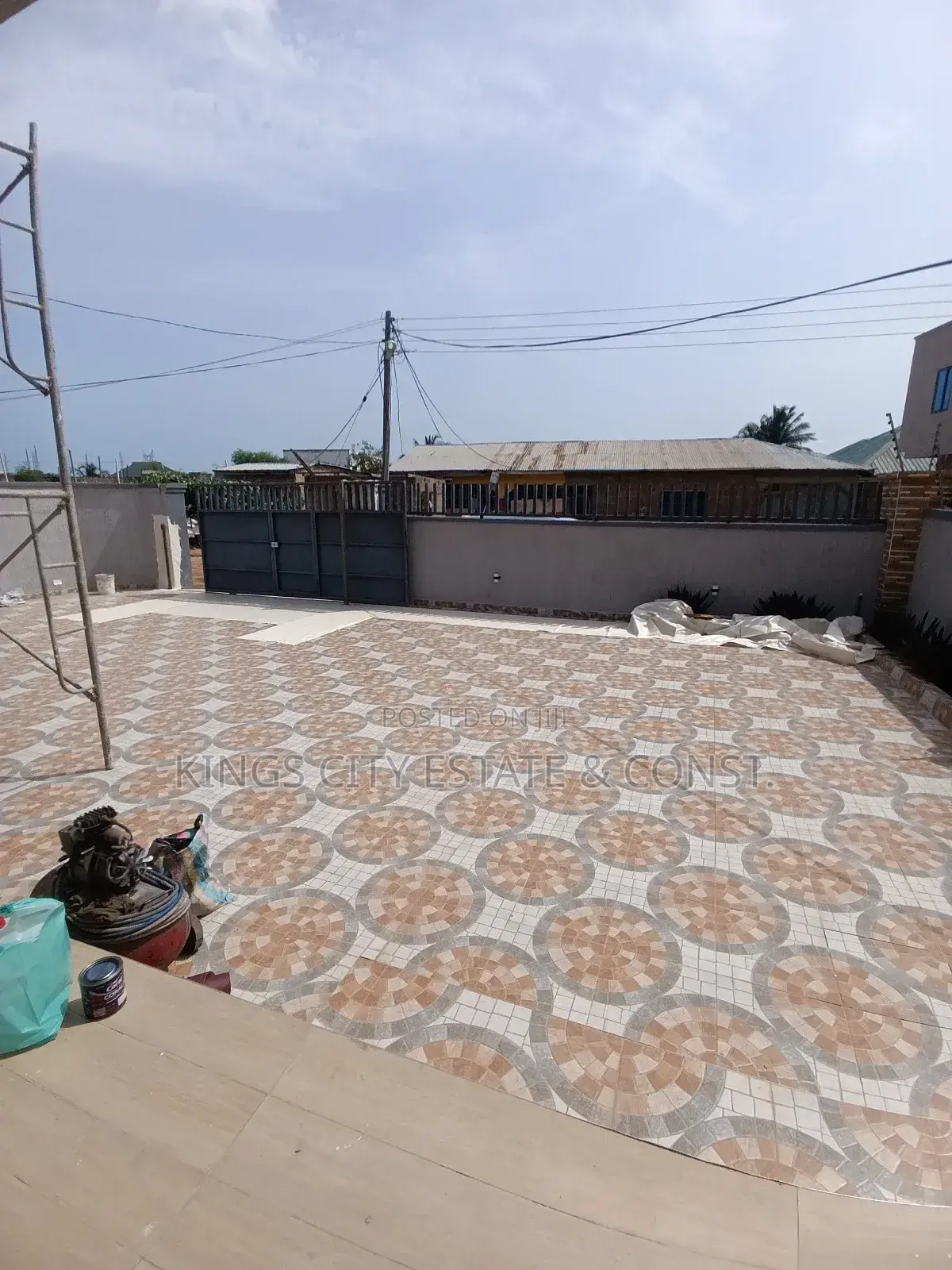 3bdrm House in Odumasi-Estate, Pokuase for sale