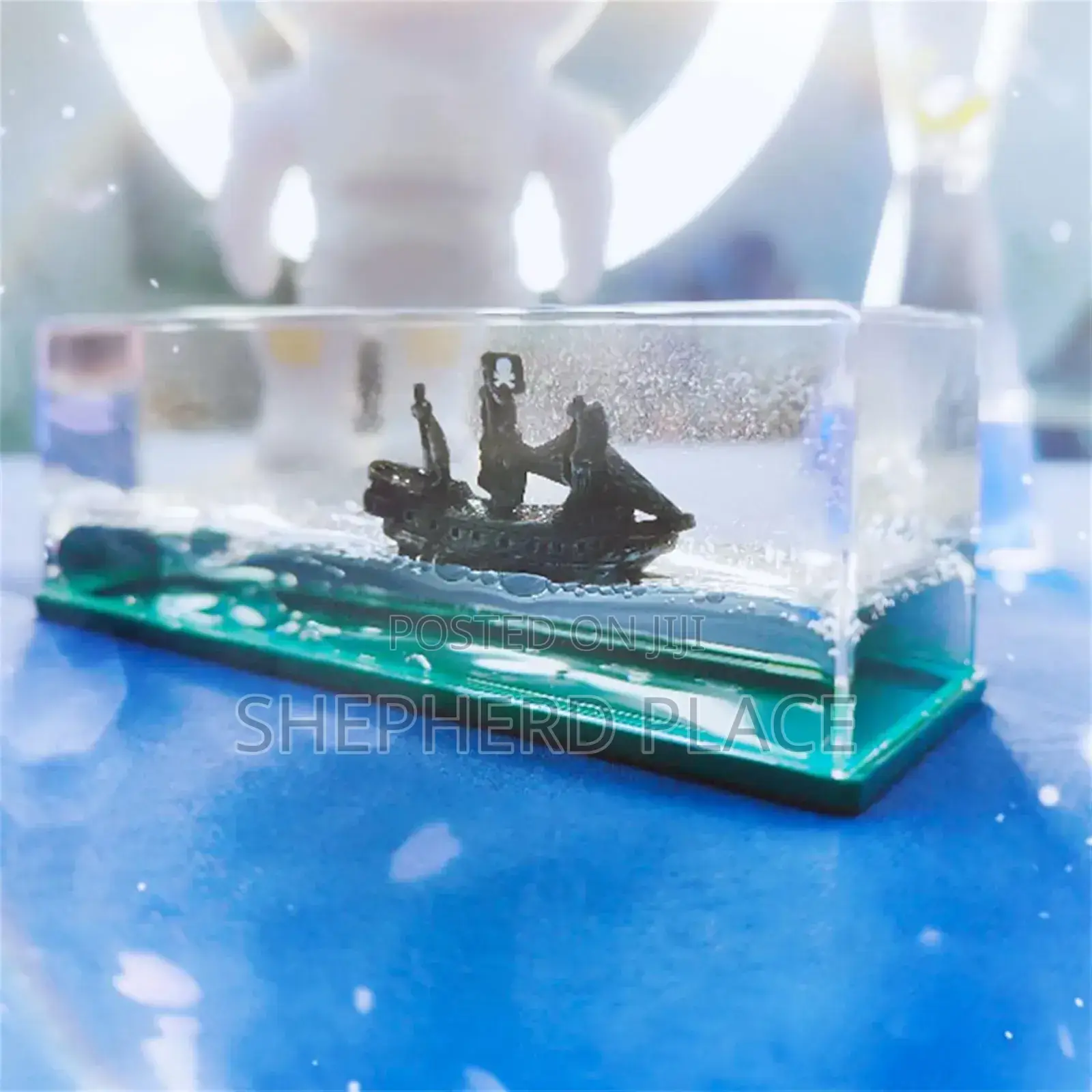 Cruise Ship Fluid, Living Room Decoration Gift Floating Boat