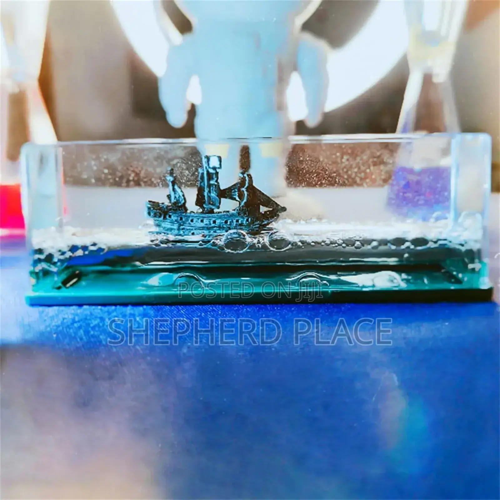 Cruise Ship Fluid, Living Room Decoration Gift Floating Boat