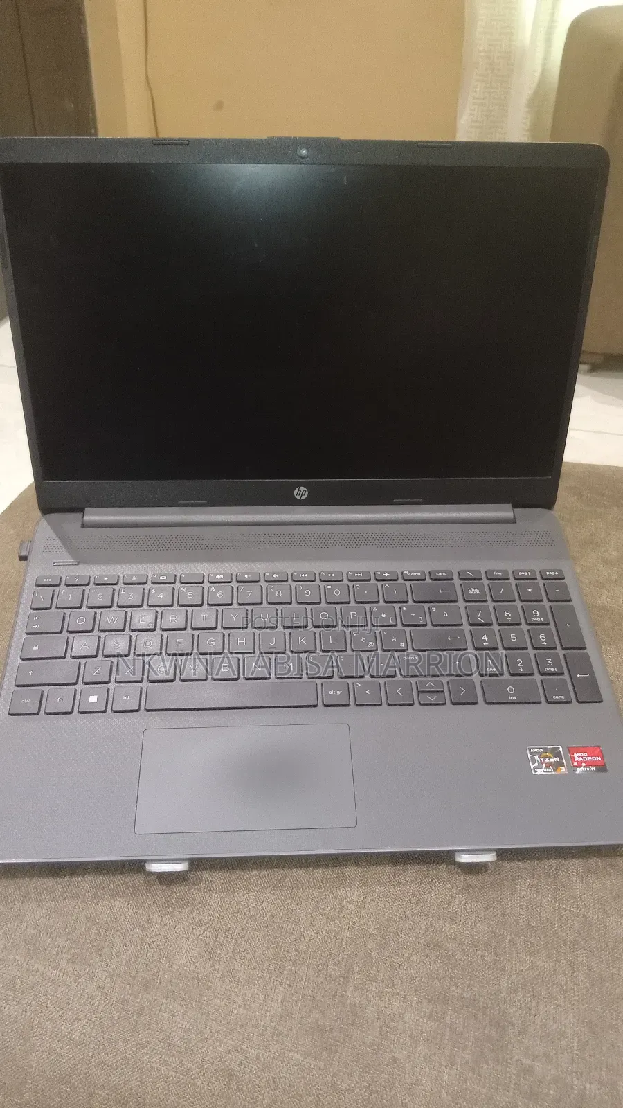 Laptop HP 15s 8GB AMD Ryzen 3 SSD 256GB
