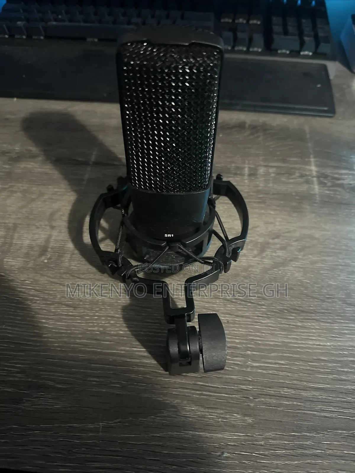 Audient Sr1 Large-Diaphragm Condenser Microphone.