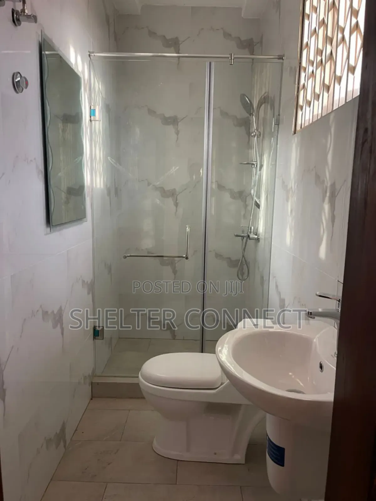 4bdrm Duplex in Oyarifa for sale