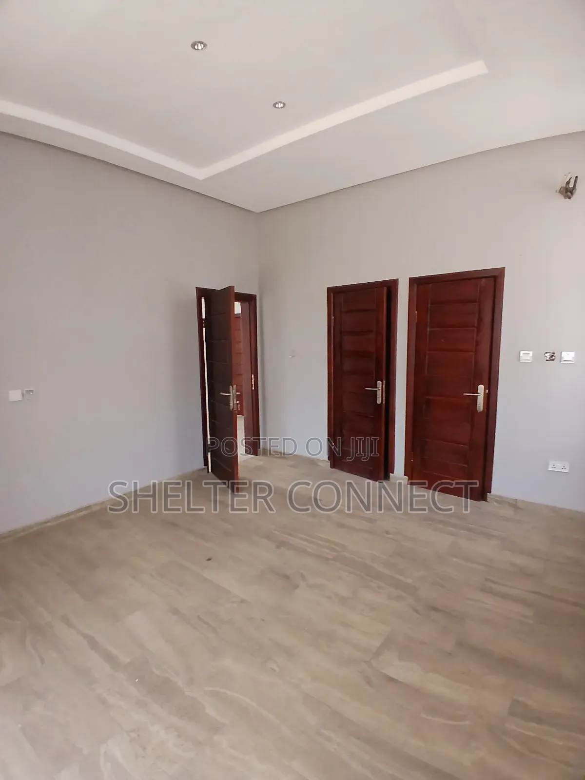 4bdrm Duplex in Oyarifa for sale