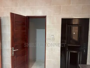5bdrm Duplex in Oyarifa for sale