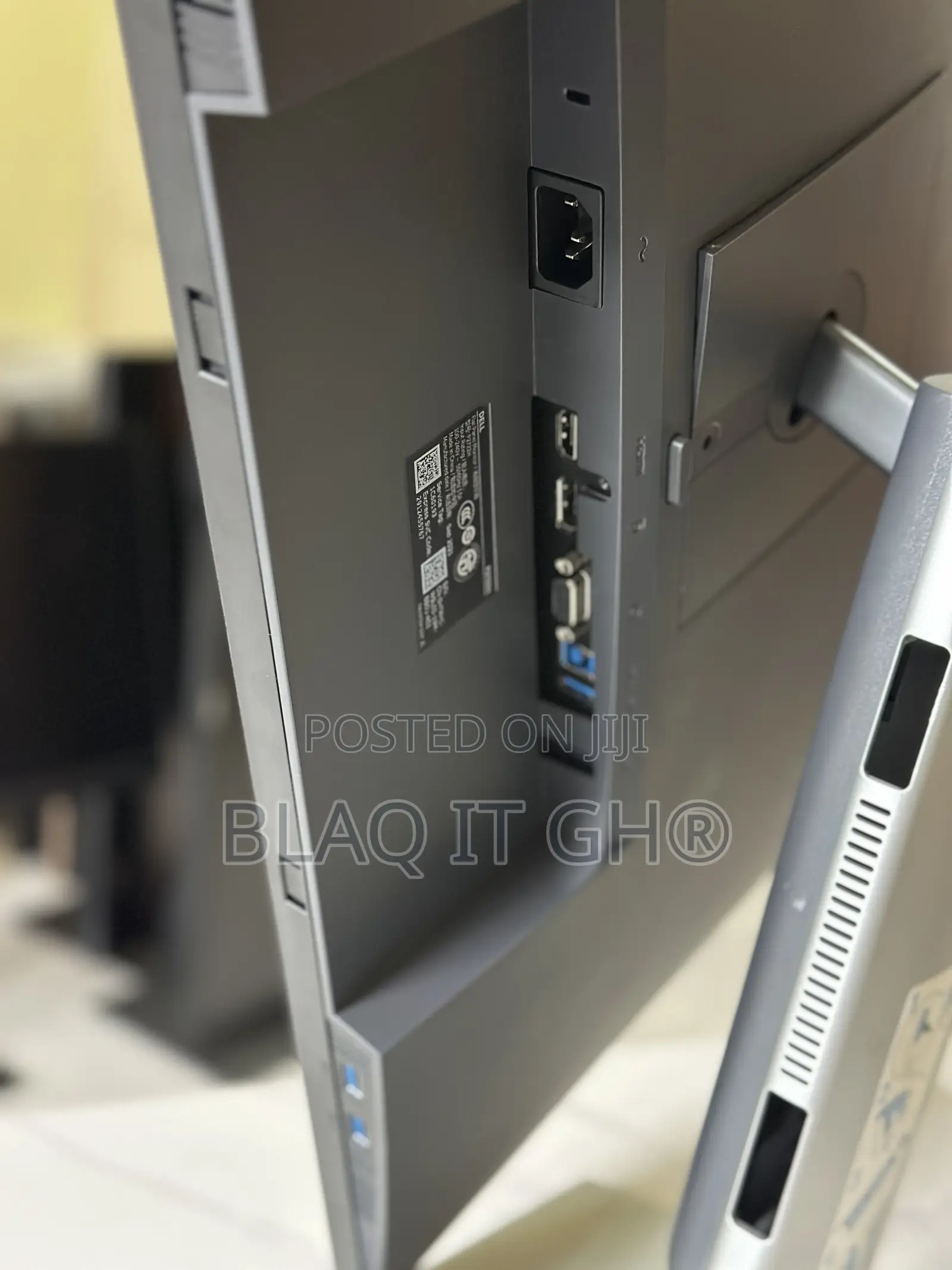 Dell 27” Inches Edgeless Full Hd Ips Monitor