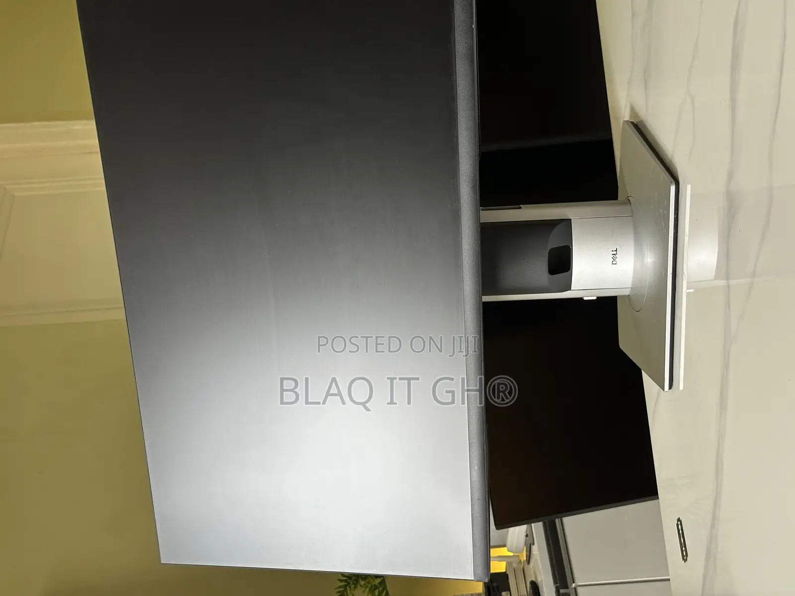 Dell 27” Inches Edgeless Full Hd Ips Monitor