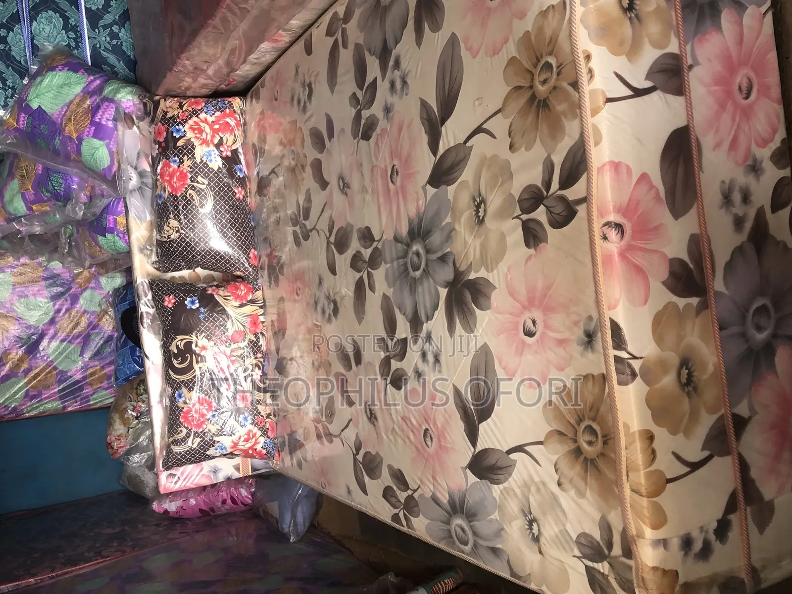 Mattress, Pillows,Carpets Gold Bar for Sale