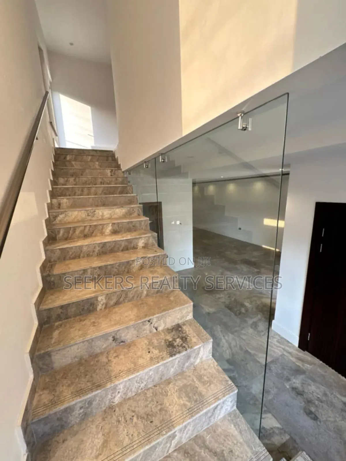 5bdrm Townhouse/Terrace in Seekers Realty, Cantonments for sale