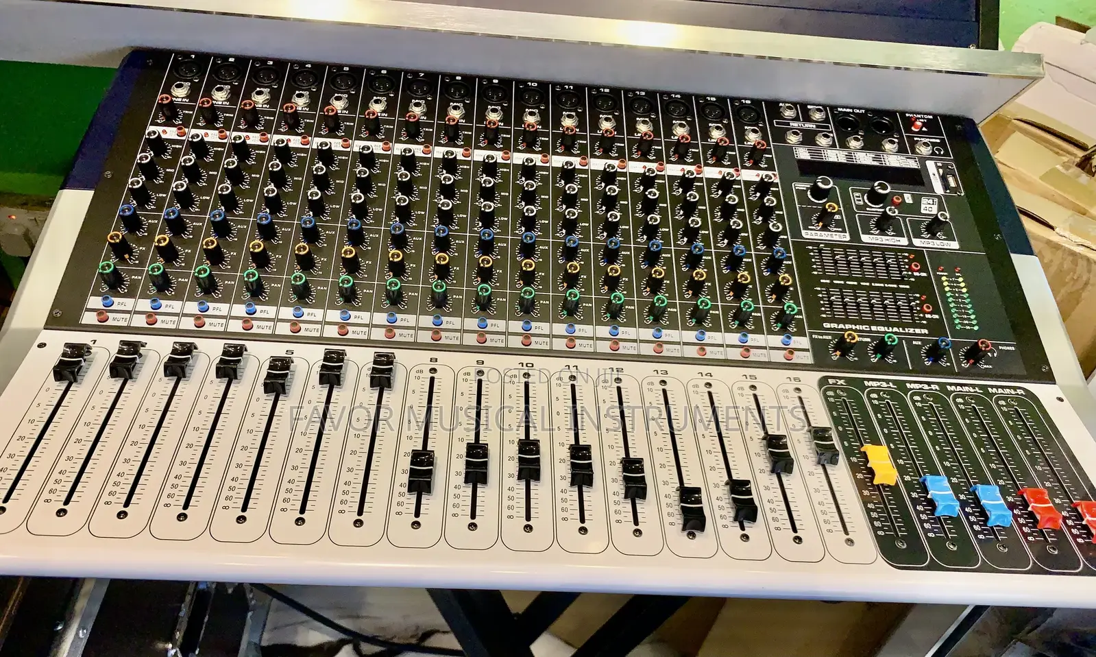 Kv 16 Channel Powered Mixer
