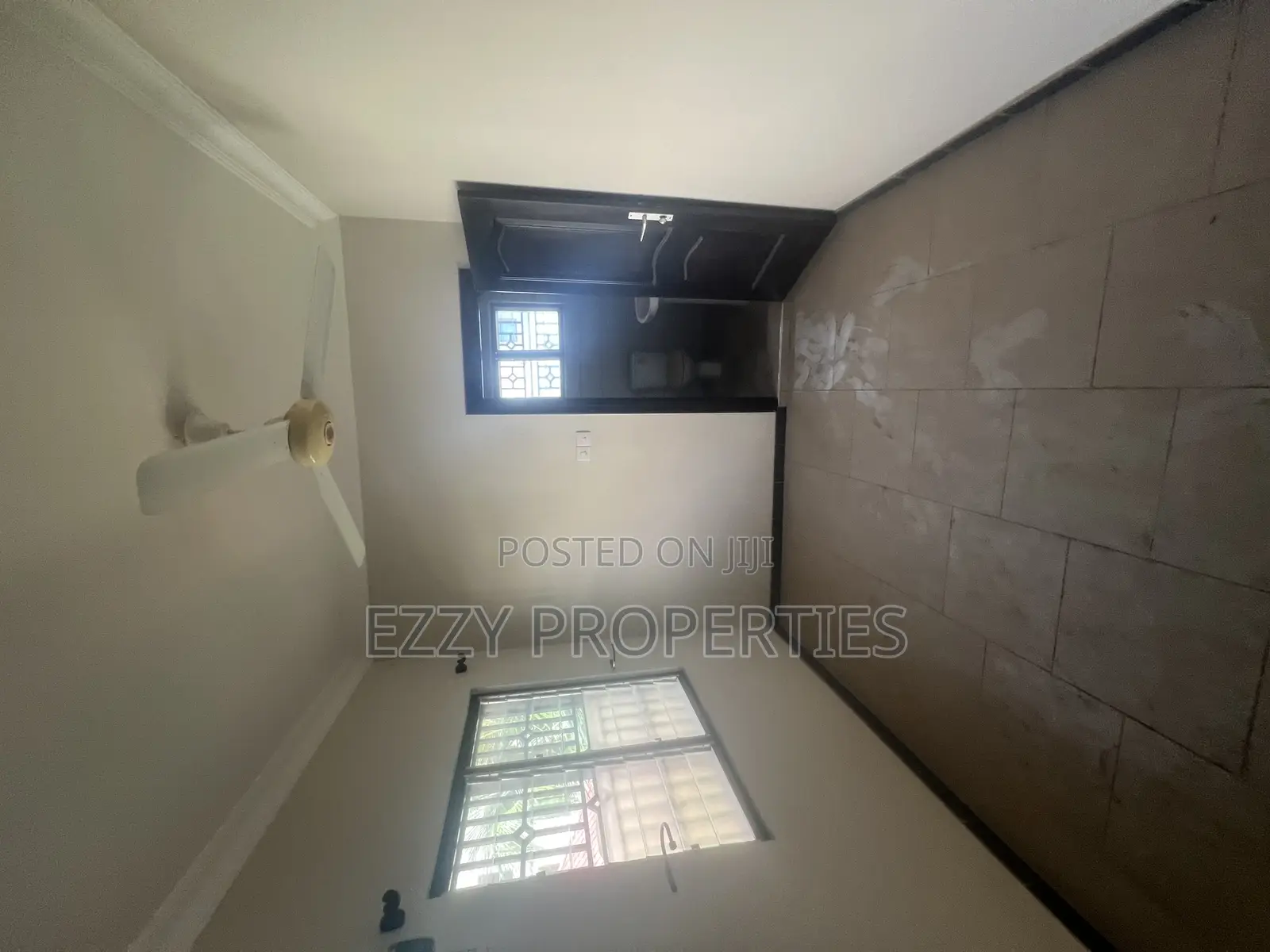 6bdrm House in Lakeside Community 1, Ashaley Botwe for sale