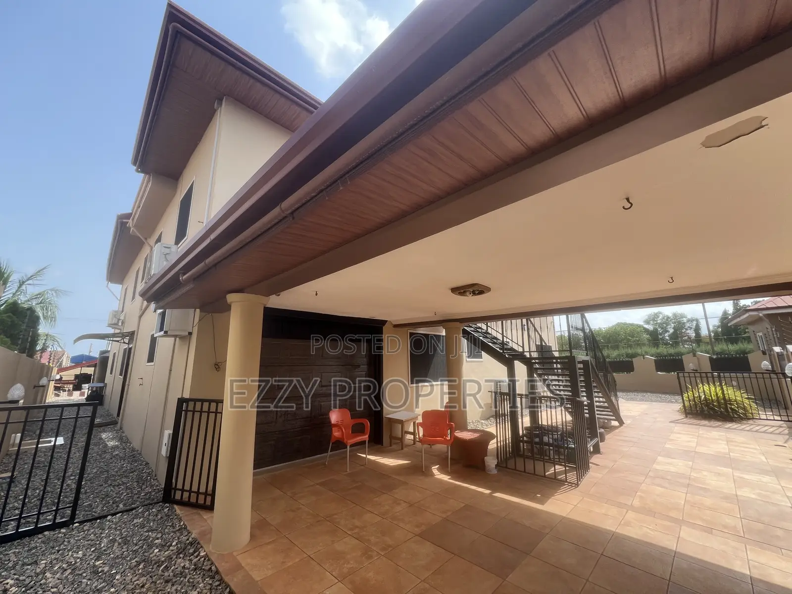 6bdrm House in Lakeside Community 1, Ashaley Botwe for sale