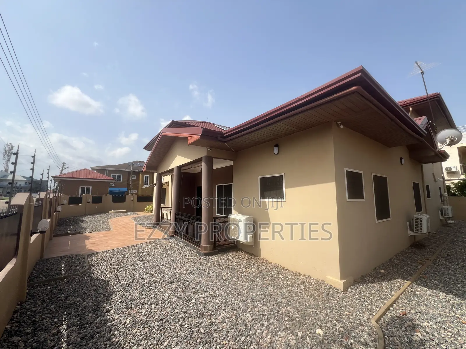 6bdrm House in Lakeside Community 1, Ashaley Botwe for sale