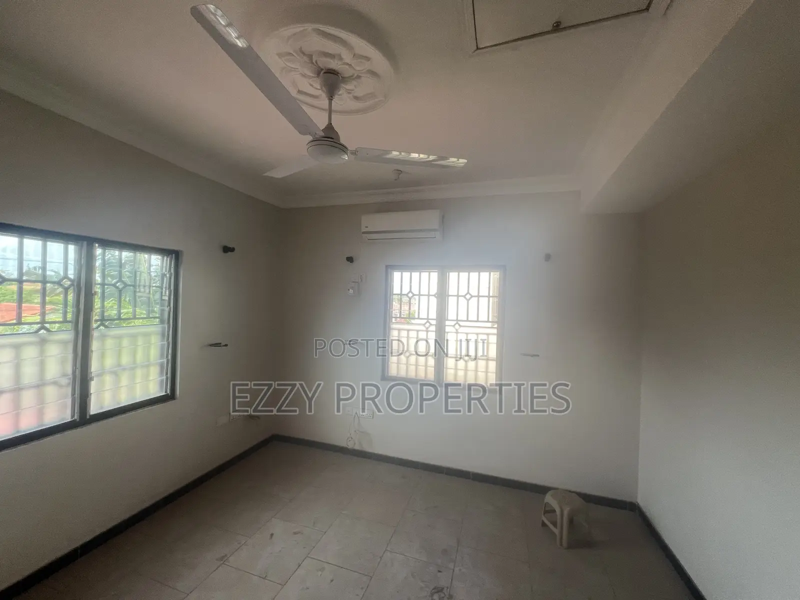 6bdrm House in Lakeside Community 1, Ashaley Botwe for sale
