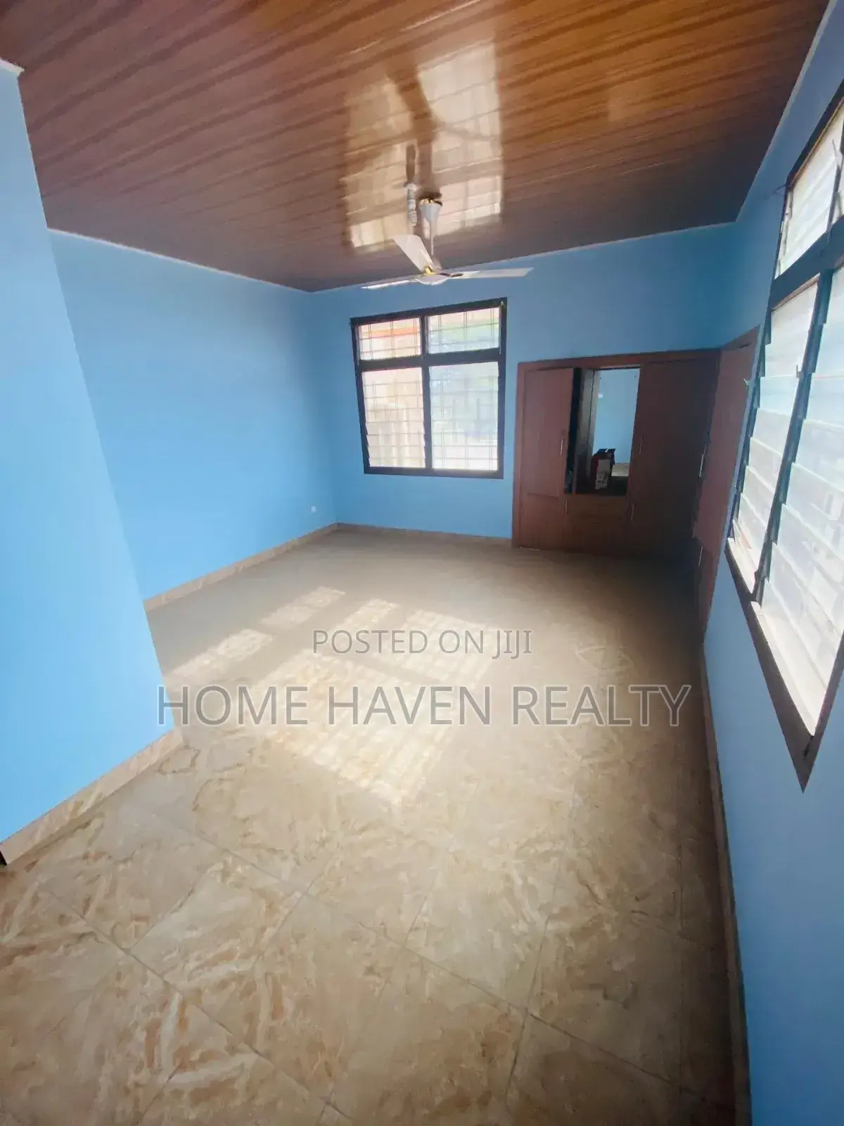 6bdrm House in North Legon for sale