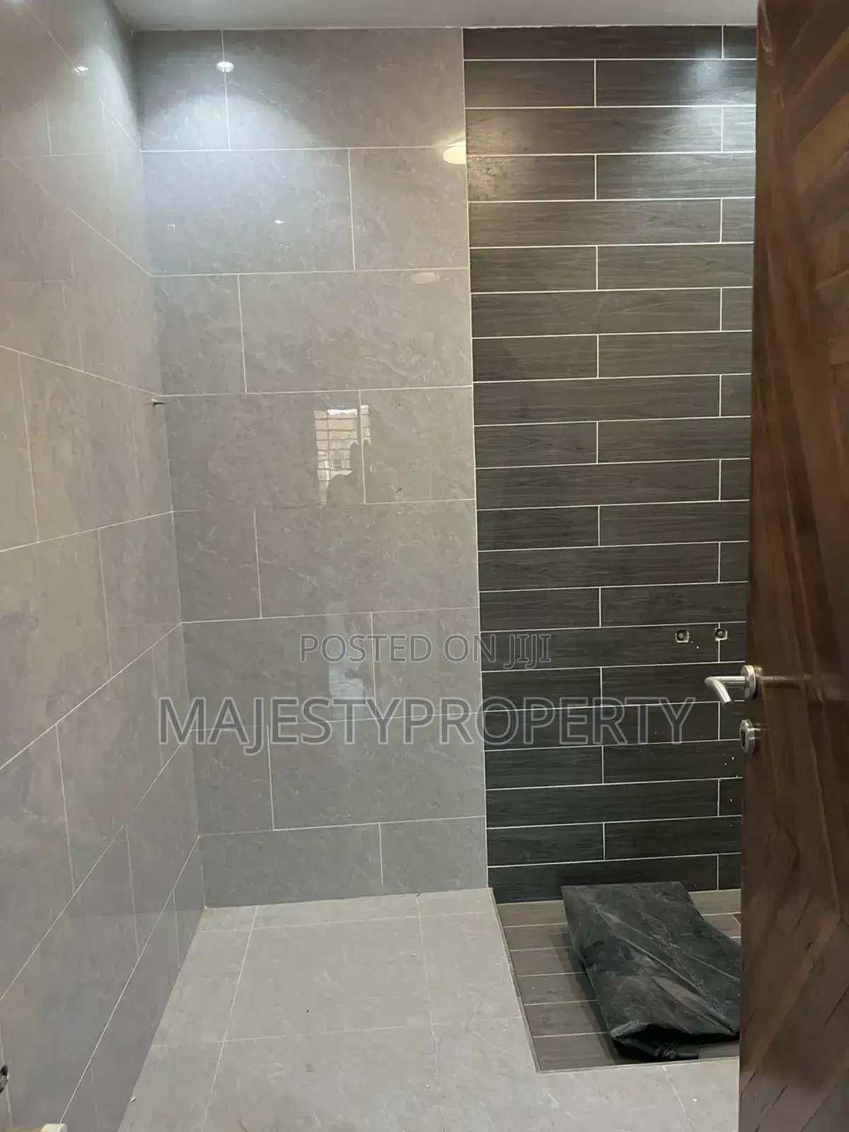 4 Bedrooms Story House for Sale at Spintex Near HFC Estate