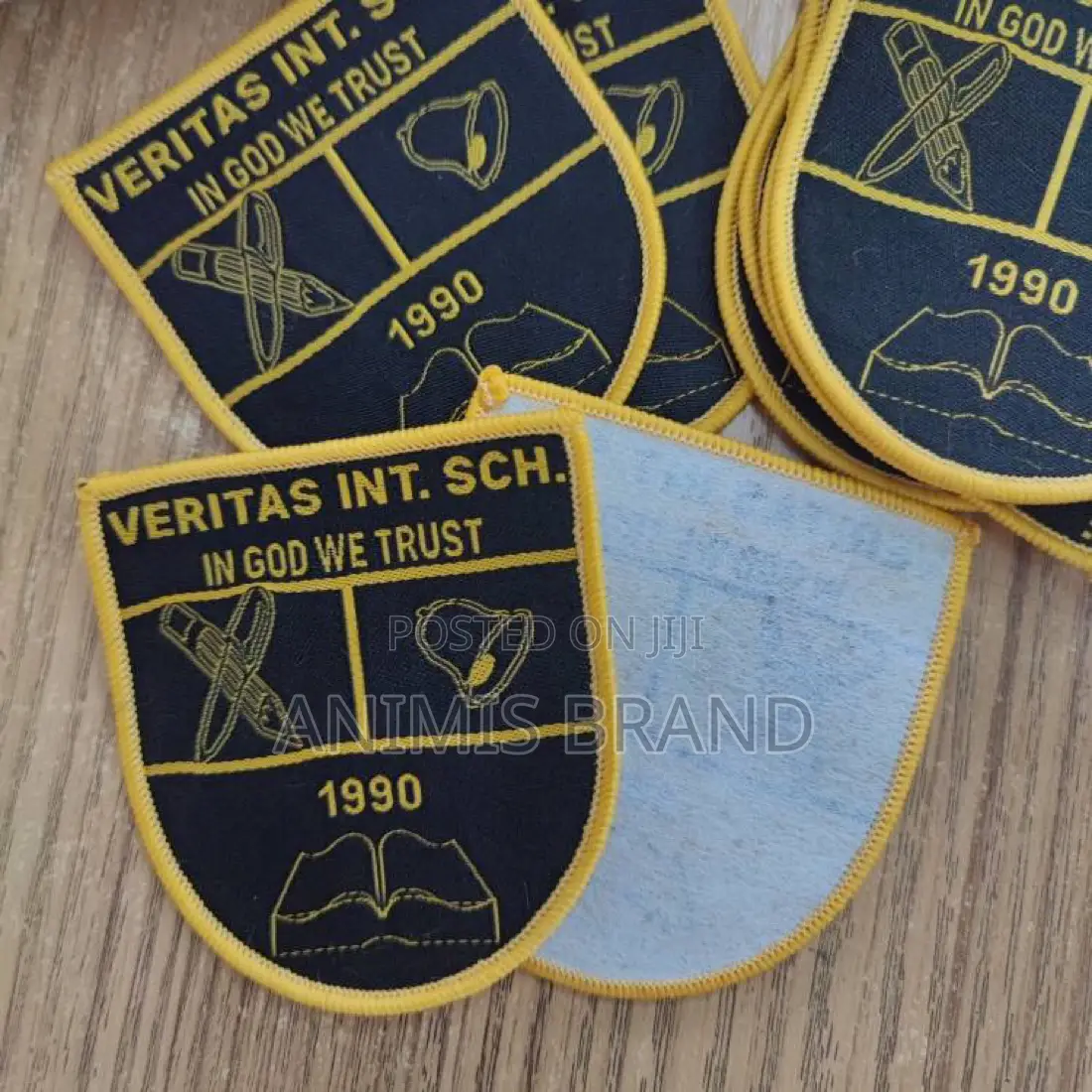 Woven Crest