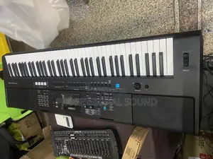 Yamaha PSR -Ew425