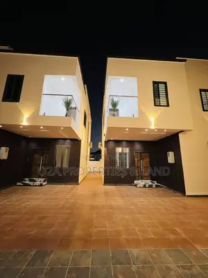 3bdrm Townhouse/Terrace in Ashaley Botwe, Nmai-Dzorn for sale