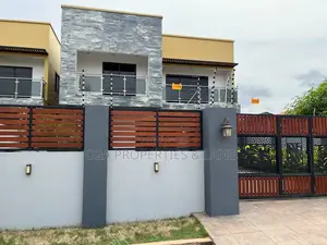 4bdrm House in Oyarifa, Ghana Flag for sale