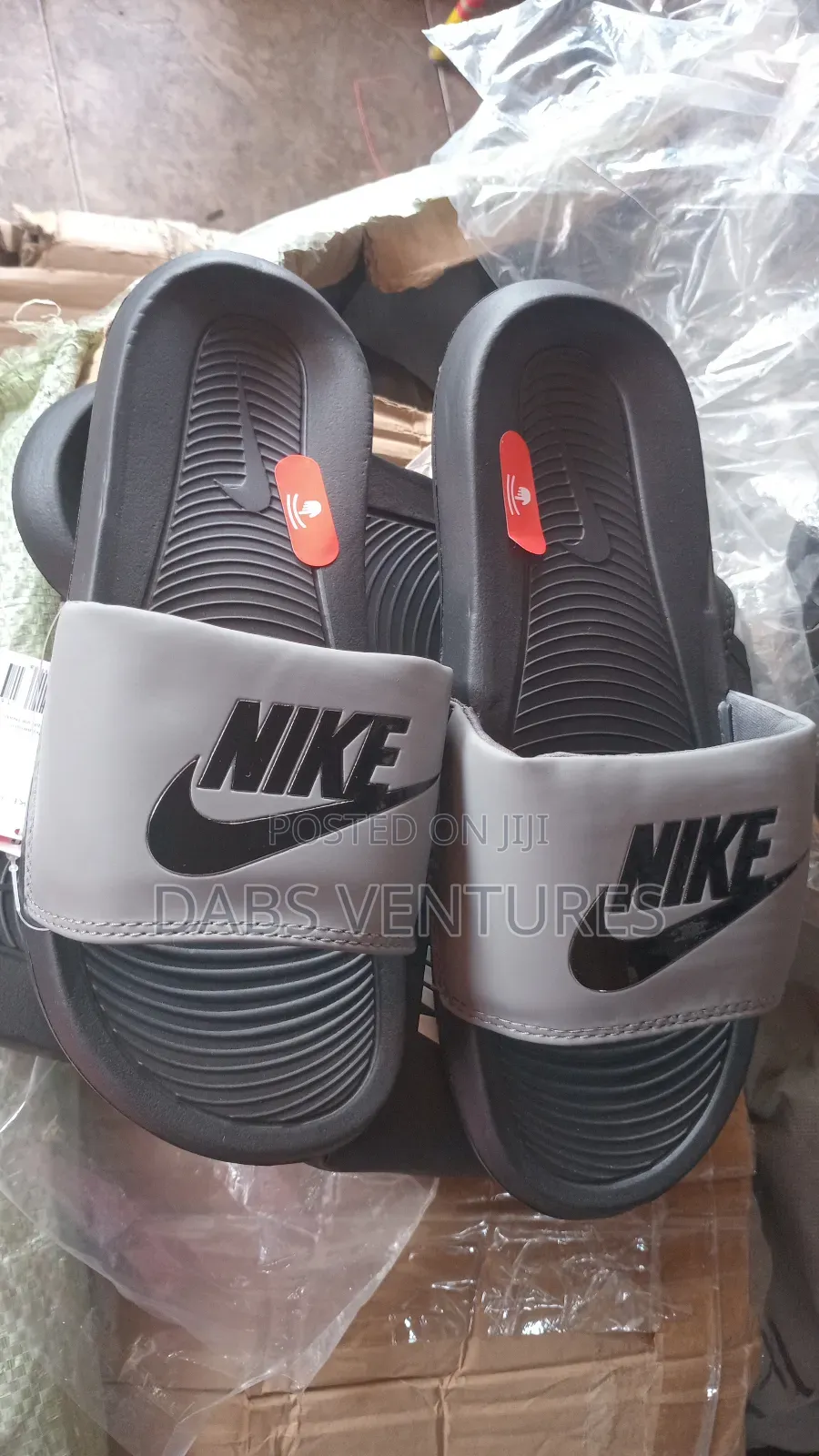 Nike Comforter Slide. Fresh in Box