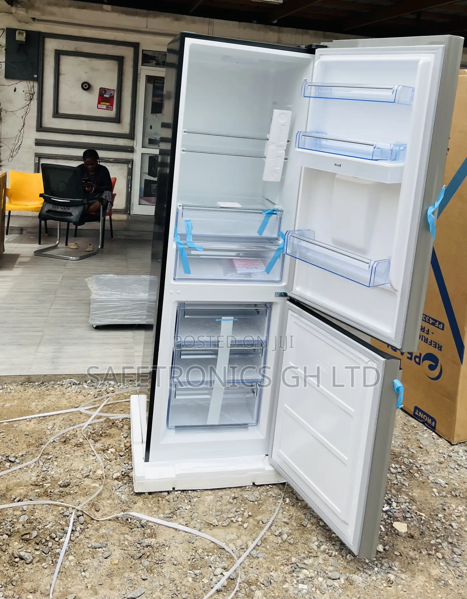 Good Quality Pearl Bottomfreezer Pf-433 Black 309l 2 Doors